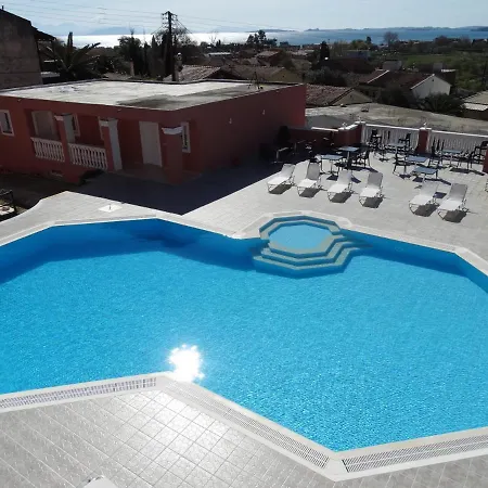 Corfu Poolside Paradiso-fully Equipped Haven Ferienhaus Ýpsos